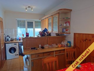 Eladó 188 m²-escsaládi ház Bodajk, Petőfi Sándor utca: 120'000'000 Ft