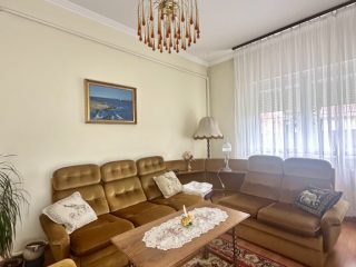 Eladó 210 m²-escsaládi ház Budakalász (Budakalász) , Budakalász: 179'000'000 Ft