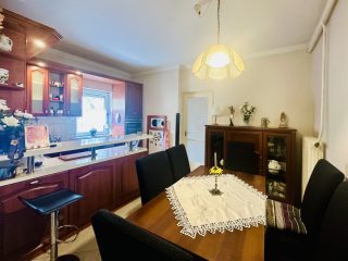 Eladó 210 m²-escsaládi ház Budakalász (Budakalász) , Budakalász: 179'000'000 Ft