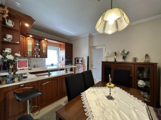 Eladó 210 m²-escsaládi ház Budakalász (Budakalász) , Budakalász: 179'000'000 Ft