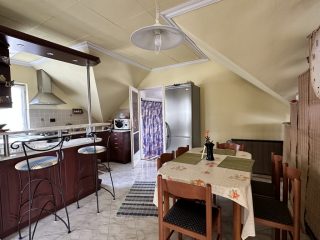 Eladó 210 m²-escsaládi ház Budakalász (Budakalász) , Budakalász: 179'000'000 Ft