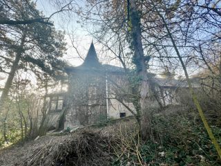 Eladó 140 m²-escsaládi ház Budakalász, Pomázi út: 199'000'000 Ft