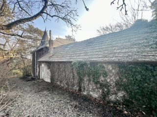 Eladó 140 m²-escsaládi ház Budakalász, Pomázi út: 199'000'000 Ft