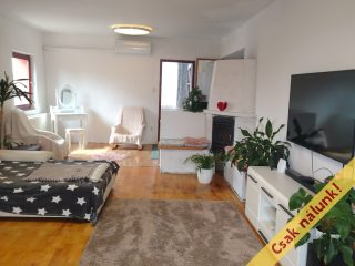 Eladó 240 m²-escsaládi ház Budakeszi, Barackvirág utca: 219'000'000 Ft