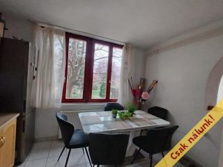 Eladó 240 m²-escsaládi ház Budakeszi, Barackvirág utca: 219'000'000 Ft