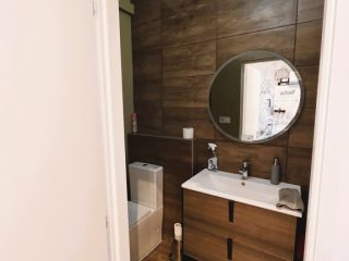 Eladó 161 m²-esüzlethelyiség utcai bejárattal Budakeszi, Központ: 88'900'000 Ft