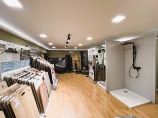 Eladó 161 m²-esüzlethelyiség utcai bejárattal Budakeszi, Központ: 88'900'000 Ft