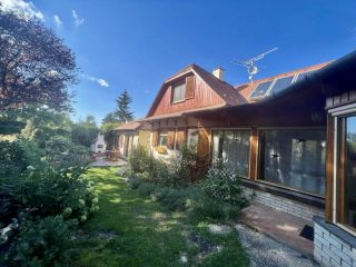 Eladó 313 m²-escsaládi ház Budakeszi, Makkosi utca: 279'900'000 Ft