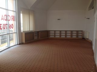 Kiadó 103 m²-esb kategóriás iroda Budakeszi, Szőlőskert utca: 216'300 Ft