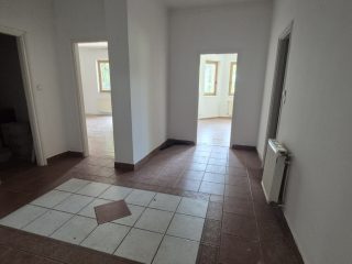 Eladó 110 m²-estársasházi lakás Budaörs, Fodros utca: 99'900'000 Ft