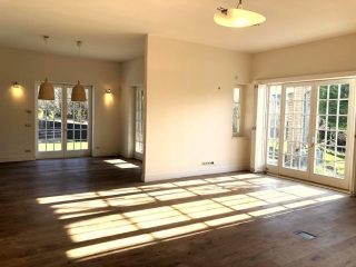 Eladó 280 m²-escsaládi ház Budaörs, Kertváros utca: 390'000'000 Ft