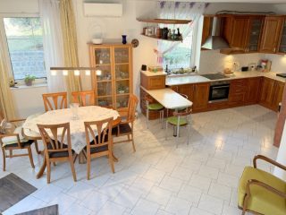 Eladó 276 m²-escsaládi ház Budaörs, Liliom utca: 309'000'000 Ft