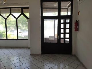 Eladó 430 m²-esüzlethelyiség utcai bejárattal Budaörs, Szabadság út: 220'000'000 Ft