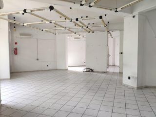 Eladó 430 m²-esüzlethelyiség utcai bejárattal Budaörs, Szabadság út: 220'000'000 Ft