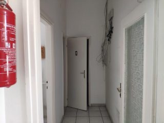 Eladó 430 m²-esüzlethelyiség utcai bejárattal Budaörs, Szabadság út: 220'000'000 Ft