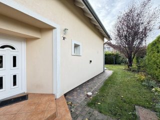 Eladó 260 m²-escsaládi ház Budaörs, Törökugrató utca: 309'900'000 Ft