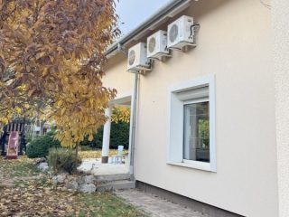 Eladó 260 m²-escsaládi ház Budaörs, Törökugrató utca: 309'900'000 Ft