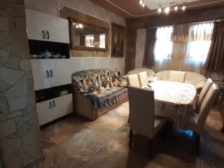 Eladó 140 m²-escsaládi ház Budaörs, Városközpont utca: 119'500'000 Ft