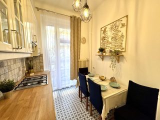 Kiadó 51 m²-estársasházi lakás I. Kerület (Krisztinaváros) , Attila út: 250'000 Ft