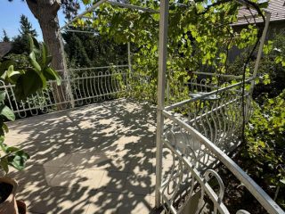 Eladó 96 m²-escsaládi ház II. kerület (Budaliget II/A.) , József Attila útja: 169'900'000 Ft