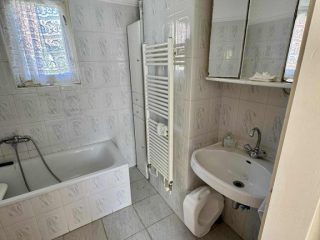 Eladó 96 m²-escsaládi ház II. kerület (Budaliget II/A.) , József Attila útja: 169'900'000 Ft