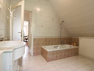 Eladó 218 m²-escsaládi ház II. kerület (Pesthidegkút II/A.) , kisgazda utca: 740'000 EUR