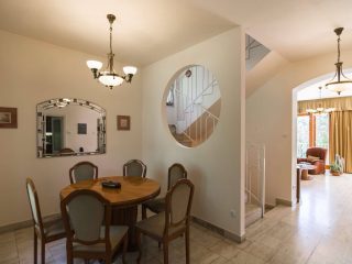 Eladó 218 m²-escsaládi ház II. kerület (Pesthidegkút II/A.) , kisgazda utca: 740'000 EUR