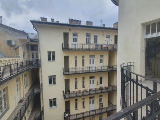 Eladó 90 m²-estársasházi lakás II. kerület (Rózsadomb) , ZIVATAR utca: 121'000'000 Ft