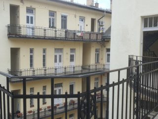 Eladó 90 m²-estársasházi lakás II. kerület (Rózsadomb) , ZIVATAR utca: 121'000'000 Ft