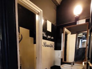 Eladó 130 m²-esvendéglátó egység utcai bejárattal II. kerület (Viziváros) , Széll Kálmán tér: 134'900'000 Ft