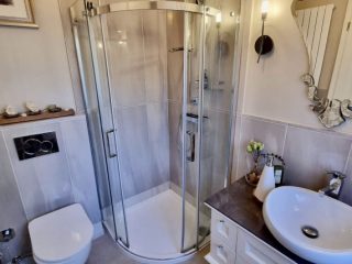 Kiadó 200 m²-escsaládi ház III. Kerület (Aranyhegy) , Aranyvölgy utca: 3'500 EUR