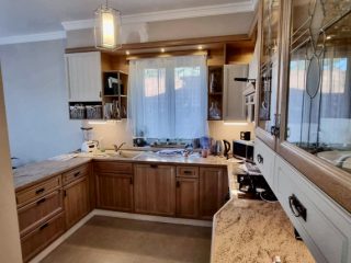 Kiadó 200 m²-escsaládi ház III. Kerület (Aranyhegy) , Aranyvölgy utca: 3'500 EUR