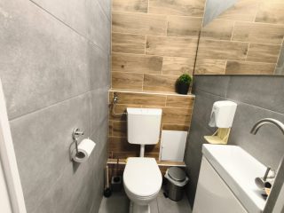 Eladó 61 m²-estársasházi lakás III. Kerület (Filatorigát) , Gyógyszertár utca: 59'900'000 Ft