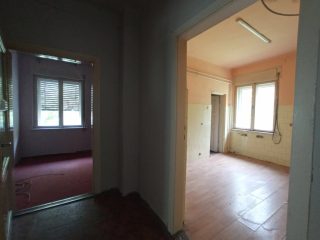 Eladó 60 m²-escsaládi ház III. Kerület (Mocsárosdűlő) , Víznyelő utca melletti út: 135'000'000 Ft