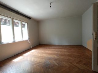 Eladó 60 m²-escsaládi ház III. Kerület (Mocsárosdűlő) , Víznyelő utca melletti út: 135'000'000 Ft