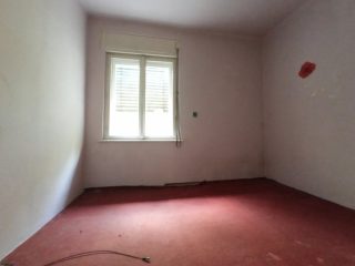 Eladó 60 m²-escsaládi ház III. Kerület (Mocsárosdűlő) , Víznyelő utca melletti út: 135'000'000 Ft