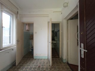 Eladó 60 m²-escsaládi ház III. Kerület (Mocsárosdűlő) , Víznyelő utca melletti út: 135'000'000 Ft