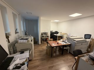Eladó 140 m²-esüzlethelyiség utcai bejárattal III. Kerület (Óbuda-központ) , Meggyfa utca: 109'000'000 Ft