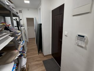 Eladó 140 m²-esüzlethelyiség utcai bejárattal III. Kerület (Óbuda-központ) , Meggyfa utca: 109'000'000 Ft