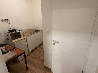 Eladó 140 m²-esüzlethelyiség utcai bejárattal III. Kerület (Óbuda-központ) , Meggyfa utca: 109'000'000 Ft