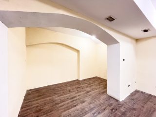 Eladó 101 m²-esüzlethelyiség utcai bejárattal III. Kerület (Óbuda-központ) , Óbuda: 49'000'000 Ft