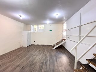 Eladó 101 m²-esüzlethelyiség utcai bejárattal III. Kerület (Óbuda-központ) , Óbuda: 49'000'000 Ft