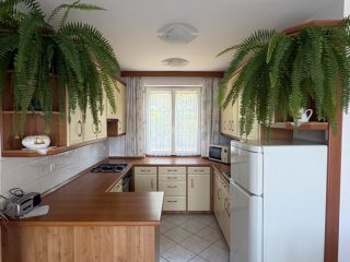 Kiadó 240 m²-escsaládi ház III. Kerület (Rókahegy) , Péterhegyi dűlő: 950'000 Ft
