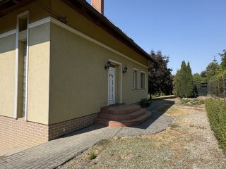 Kiadó 240 m²-escsaládi ház III. Kerület (Rókahegy) , Péterhegyi dűlő: 950'000 Ft