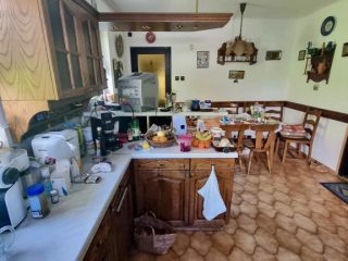 Eladó 360 m²-escsaládi ház III. Kerület (Testvérhegy) , Domoszló útja: 209'900'000 Ft