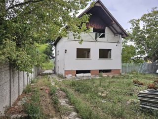 Eladó 1640 m²-estelek III. Kerület (Testvérhegy) , Domoszló útja: 270'000'000 Ft