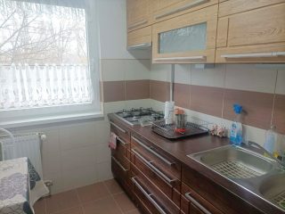 Kiadó 49 m²-estársasházi lakás IV. Kerület (Izzó lakótelep) , Ugró Gyula utca: 230'000 Ft