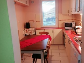 Eladó 106 m²-estársasházi lakás IV. Kerület (Káposztásmegyer I.) , Dunakeszi utca: 99'800'000 Ft