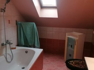 Eladó 106 m²-estársasházi lakás IV. Kerület (Káposztásmegyer I.) , Dunakeszi utca: 99'800'000 Ft