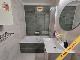 Eladó 65 m²-estársasházi lakás IV. Kerület (Káposztásmegyer I.) , Kordován tér: 74'500'000 Ft